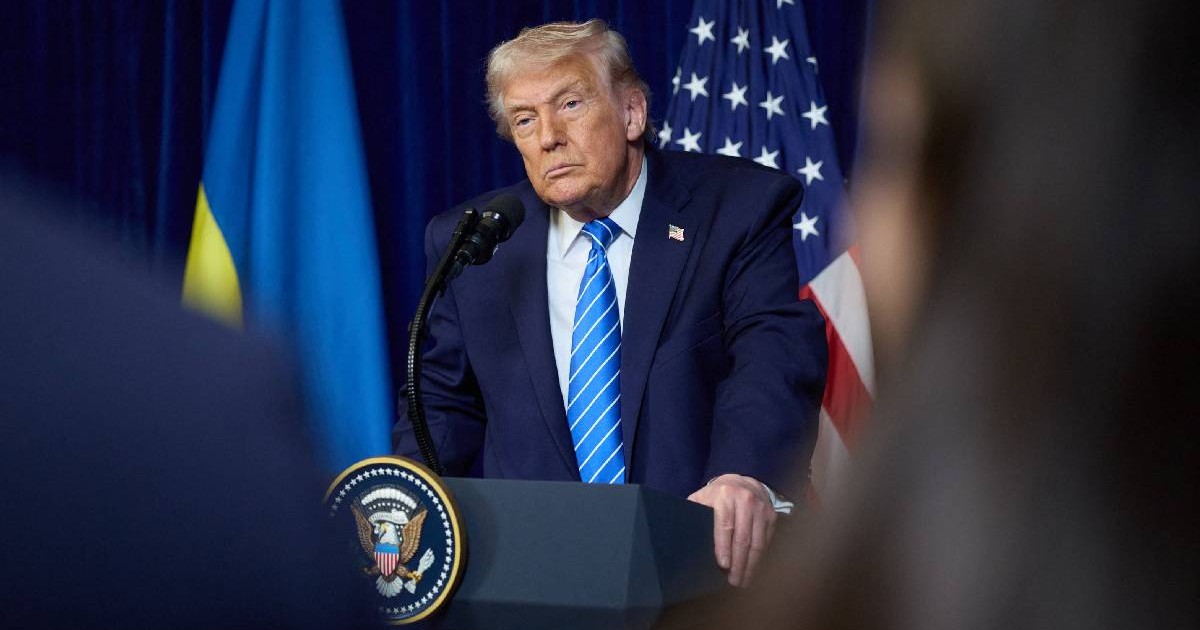 Președintele american Donald Trump s-a întâlnit cu președintele ucrainean Volodimir Zelenski la clubul său Mar-a-Lago din Palm Beach, Florida, pe 28 decembrie 2025. Trump l-a invitat pe Zelenski la clubul său privat.
