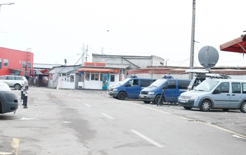 De două zile, comisarii Gărzii Financiare fac razii în Complexul Europa din București
