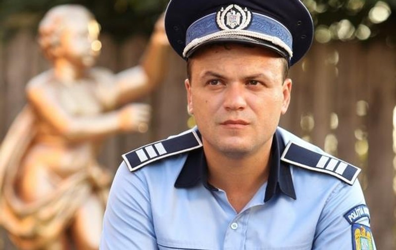 Orice rol ar juca, Leonid Doni nu scapă de Robi! Personajul din "Las Fierbinți" îl urmărește ca o umbră