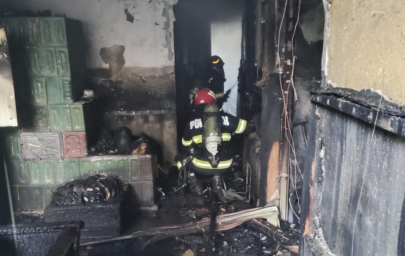 Un bărbat a murit în urma unei explozii urmate de un incendiu puternic, în Galați. Victima avea arsuri pe 90% din suprafața corpului