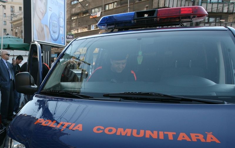 Razie în Piaţa Sudului. Poliţia a dat amenzi şi a confiscat alimente