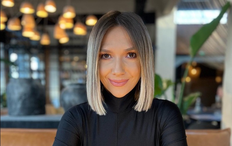 Adela Popescu, singură cu trei copii, după plecarea lui Radu Vâlcan în Thailanda, la „Insula iubirii”: „Până acum lăcrimam nițel după despărțirile de la aeroport”