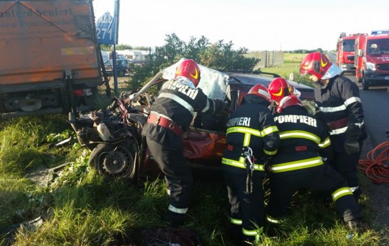 Accident grav în județul Vrancea. O persoană a murit, după ce un TIR a pătruns pe contrasens