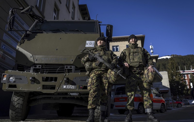 Elveția ar putea trimite în Ucraina trupe de menținere a păcii, anunță șeful armatei