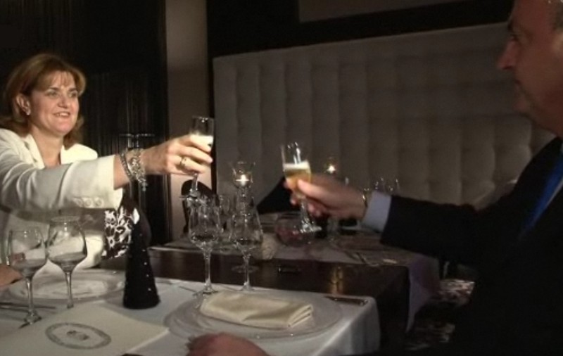 Video | Elisabeta Lipă a rezervat un restaurant pentru a-i organiza o petrecere-surpriză în doi soţului 