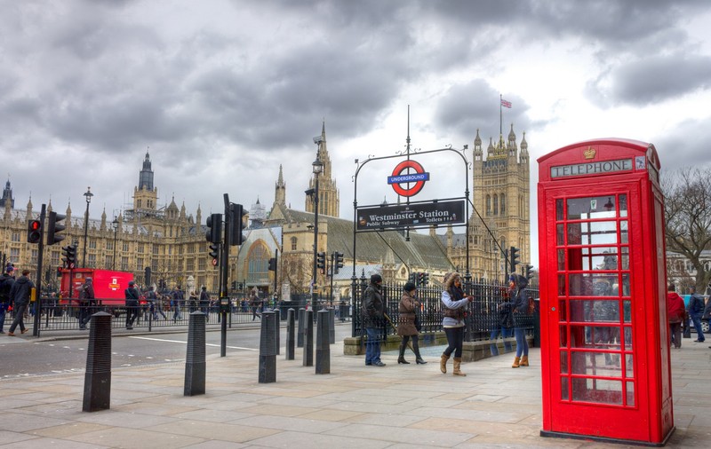 Atac cu cuțitul la metroul din Londra. Panică generală! Ce spun martorii