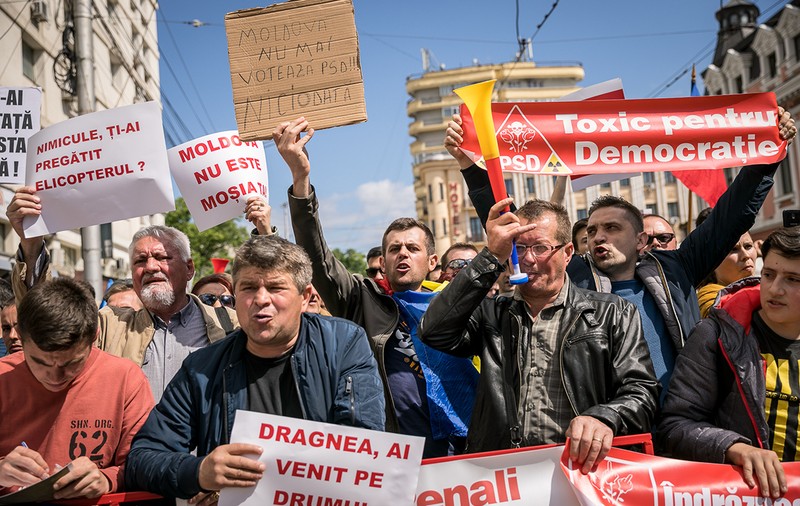 Manifestanții anti-PSD ar putea fi anchetați de Parchet. Carmen Dan: „Din anii '90 nu au mai fost cazuri în care să întâlnim manifestaţii şi contramanifestaţii în acelaşi loc”