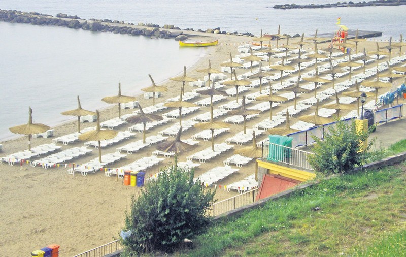 E pustiu pe litoral!