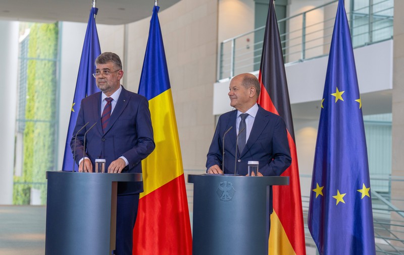 Marcel Ciolacu publică imagini luând prânzul cu Olaf Scholz și spune că a discutat cu acesta despre aderarea României la Schengen. VIDEO