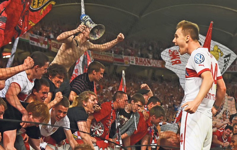 Alexandru Maxim poate câştiga primul trofeu în Germania, la doar patru luni de la transferul la VfB Stuttgart