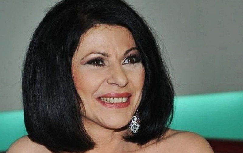 Ce se întâmplă cu Elena Cârstea, la 14 ani de când s-a mutat în America. Artista a făcut anunțul pentru fanii ei. „Am rămas fără dinți. Și nu pot să vorbesc”