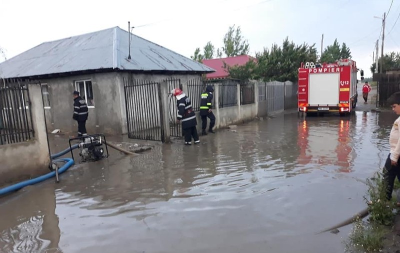 Ploile abundente au făcut prăpăd în Giurgiu și Teleorman. Inundații și în stațiunea Mamaia