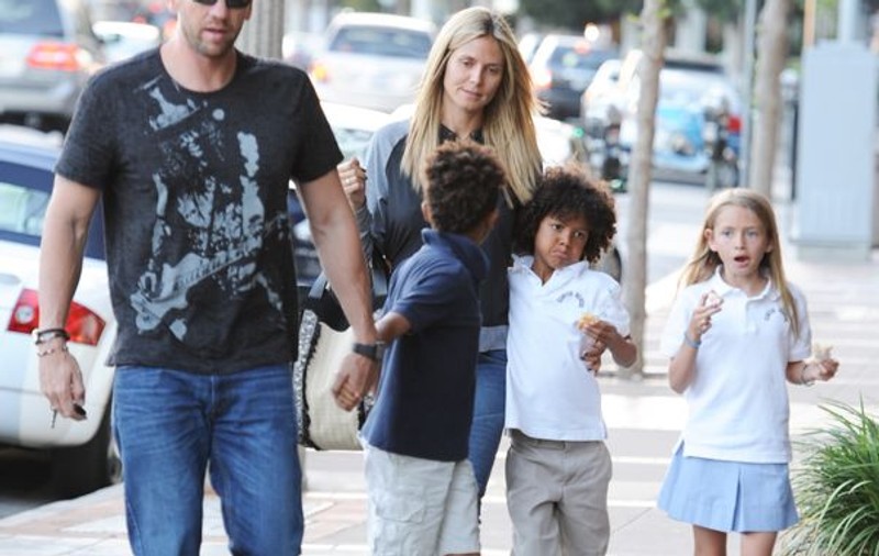 Uite cum arată Heidi Klum  nemachiată! Ai recunoaște-o dacă ar trece pe lângă tine? FOTO
