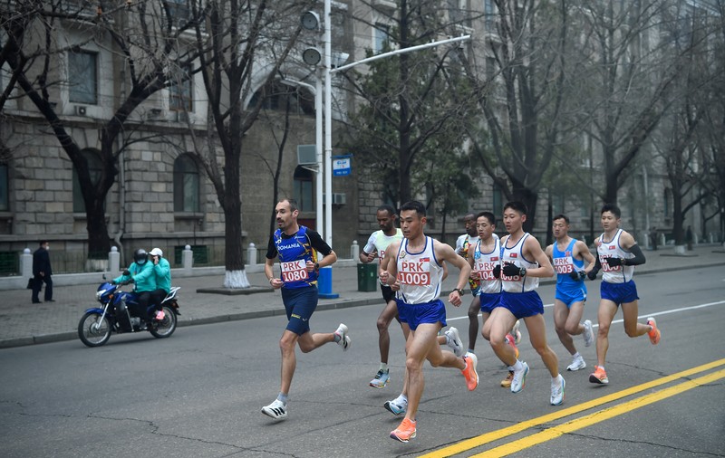 Atletul Ștefan Gavril, despre Coreea de Nord, după ce a participat la Maratonul Internațional de la Phenian: „Fetele sunt destul de drăguțe, dar se căsătoresc repede”