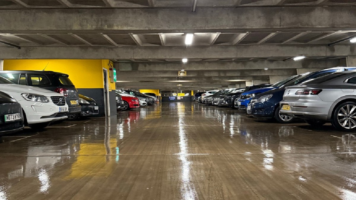 Parcarea NCP, Aeroportul Internațional Birmingham, Birmingham, Regatul Unit