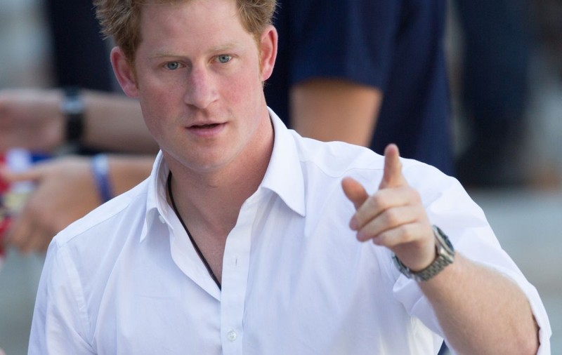 PRINŢUL HARRY, DEPANATOR de OCAZIE! A REPARAT TELEVIZORUL unei FAMILII din CHILE!