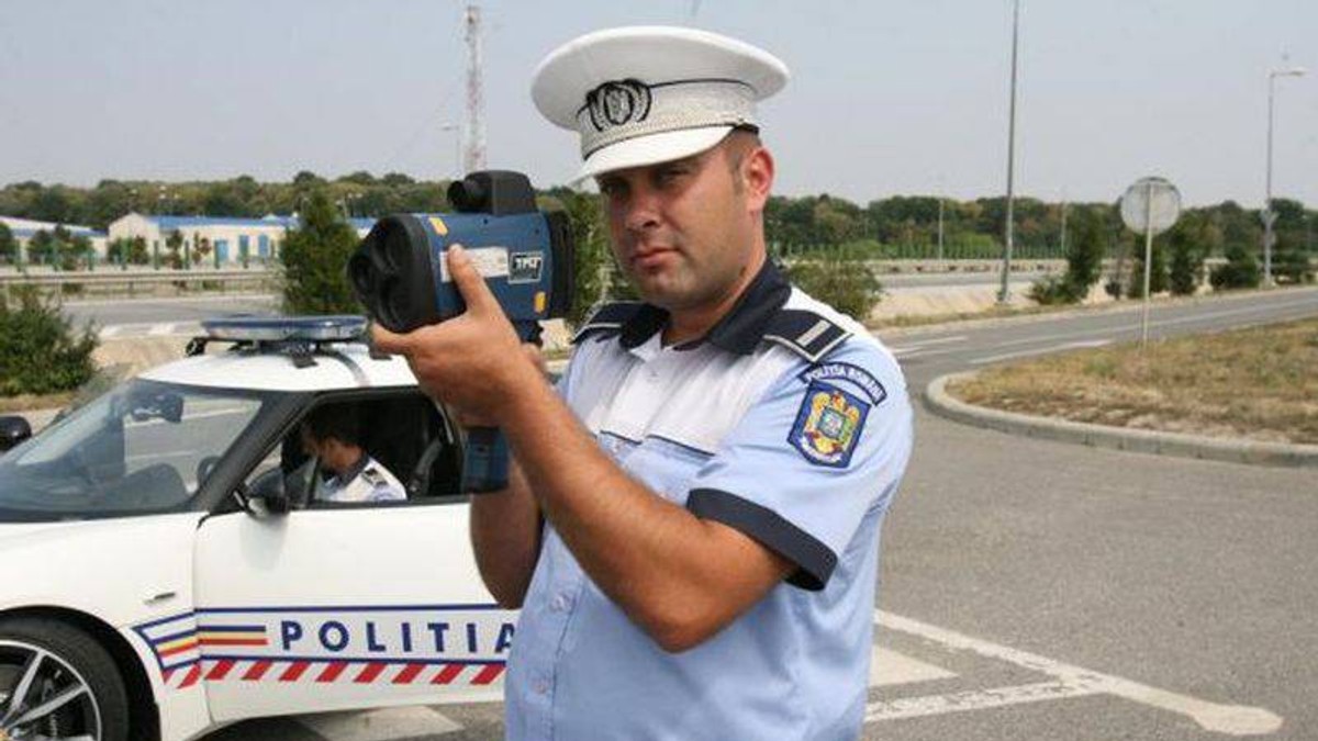 a intrat cu 236 km/h în parapeții de pe A3