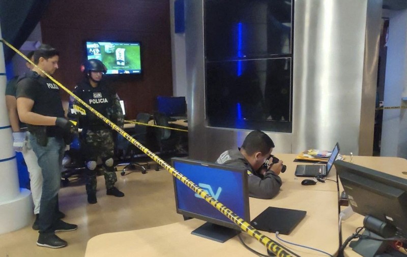 Scrisori-capcană, trimise către mai multe instituții de presă din Ecuador. Un dispozitiv a explodat într-o redacție