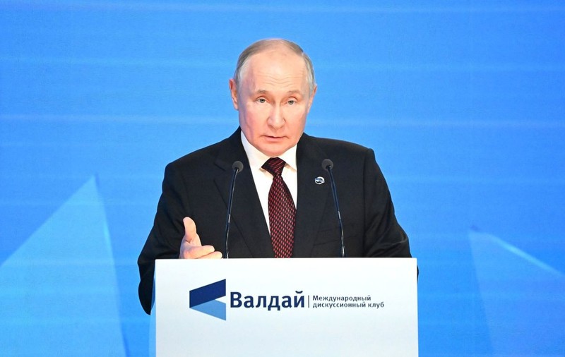 Vladimir Putin: „SUA inflamează Orientul Mijlociu prin trimiterea portavionului său în regiune”