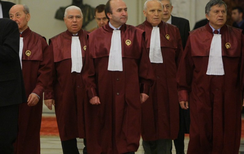 ULTIMUL MESAJ al judecătorilor anti-Băsescu din Curtea Constituţională. De ce trebuia VALIDAT referendumul