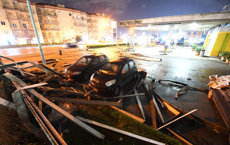VIDEO| O tornadă a făcut ravagii în sudul Italiei. Cel puțin 15 persoane au fost rănite