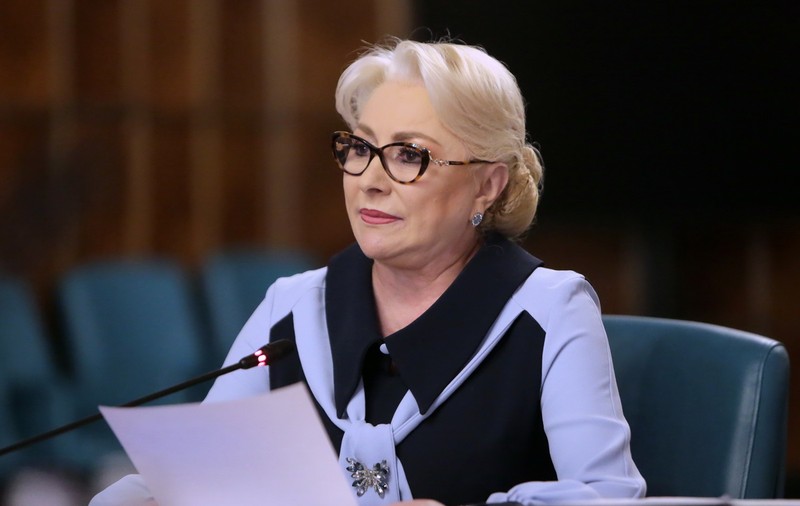 Premierul Viorica Dăncilă, apel către cei care îşi iubesc ţara: "Veniţi cu soluţii constructive şi haideţi să facem ce trebuie pentru a îmbunătăţi infrastructura în România!"