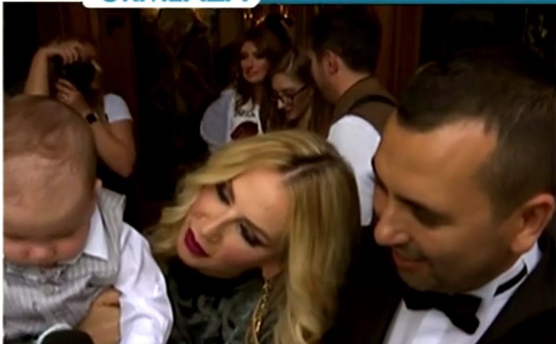 Andreea Bănică și-a botezat băiețelul. Prima imagine cu Noah din biserică