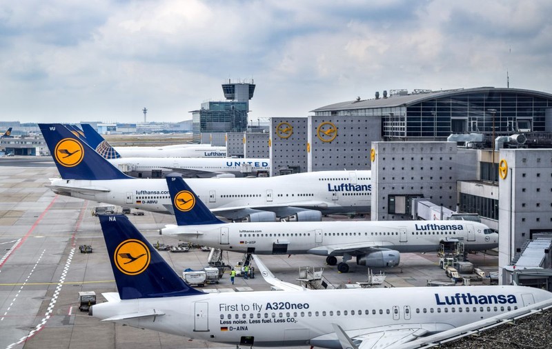 Lufthansa anulează 800 de zboruri, vineri, din cauza unei greve a piloților. Câți pasageri vor fi afectați