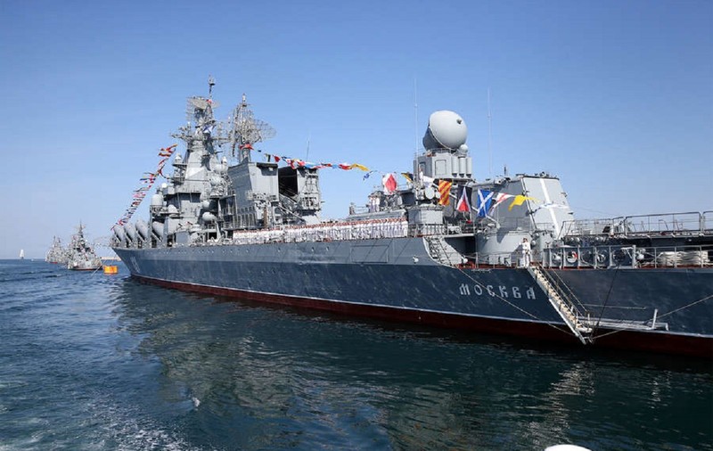 S-a scufundat nava-amiral a flotei ruse din Marea Neagră, crucișătorul Moskva