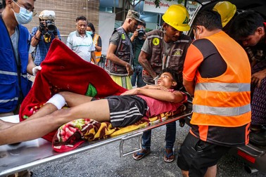 Un manifestant rănit din Myanmar | Foto: Epa