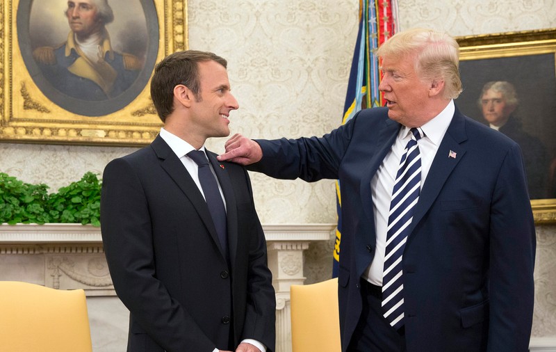 VIDEO / Psihologul Libertatea explică gestul lui Donald Trump de a îndepărta, în public, mătreața de pe sacoul lui Emmanuel Macron