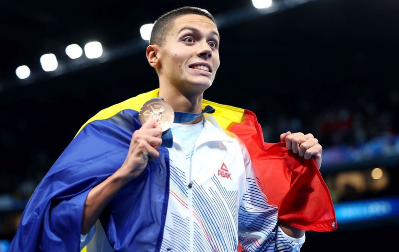 „Supersonic”. Presa internațională se înclină în fața lui David Popovici după aurul european la 100 metri liber de la Paris