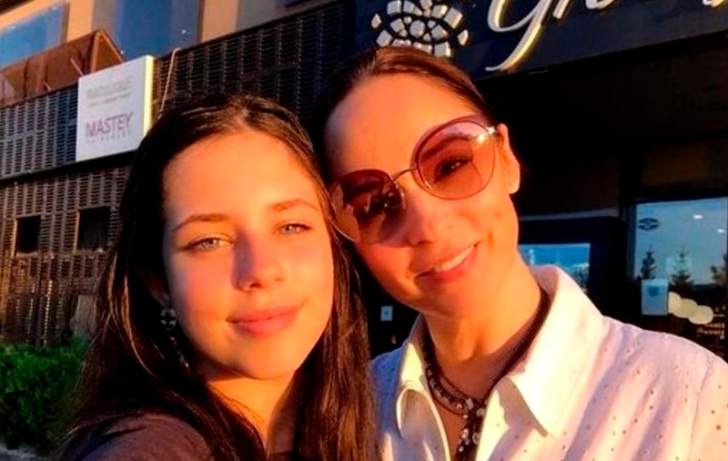 Imagini rare cu Violeta, fiica Andreei Marin. Cum se îmbracă la 13 ani