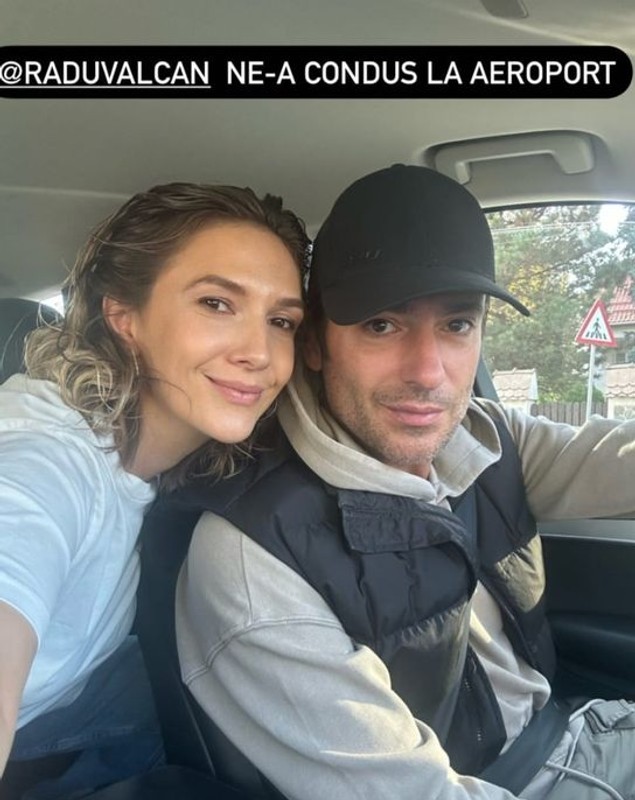 Adela Popescu a plecat din nou din țară. Soția lui Radu Vâlcan și-a luat fiul cel mic cu ea