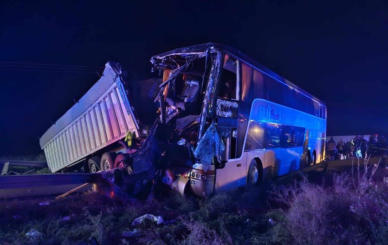 Autocar cu peste 70 de pasageri moldoveni, implicat într-un accident în Brăila. 22 de persoane au fost rănite