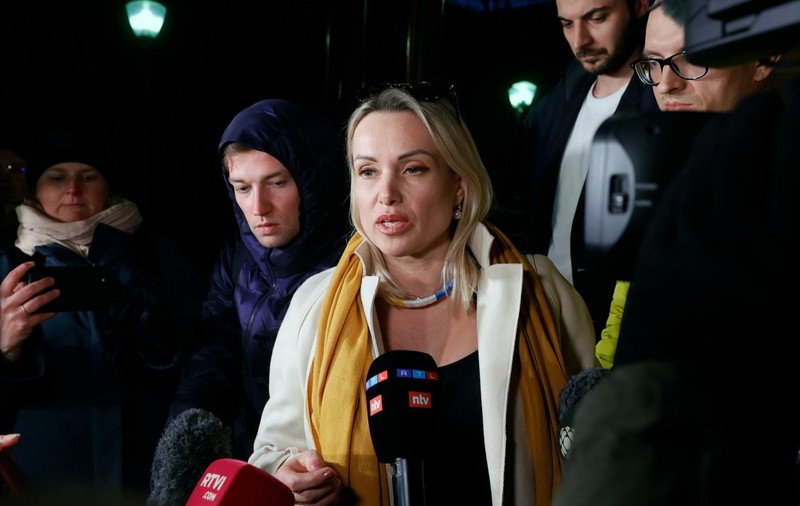 Jurnalista care a protestat antirăzboi în direct la televiziunea rusă, amendată cu 30.000 de ruble. „Am fost interogată 14 ore”
