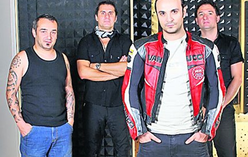 Direcţia 5 celebrează 25 de ani, alături de fanii săi. Trupa lansează un nou album
