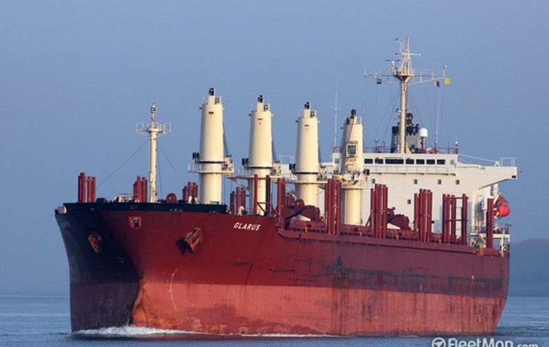 Un român se numără printre marinarii răpiți de pirați în Nigeria, pe o navă elvețiană. MAE a activat celula de criză