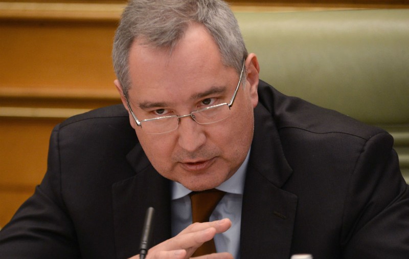 Deși are interdicție, vicepremierul rus Dmitri Rogozin a trecut, din nou, prin spațiul aerian românesc. Reacția MAE