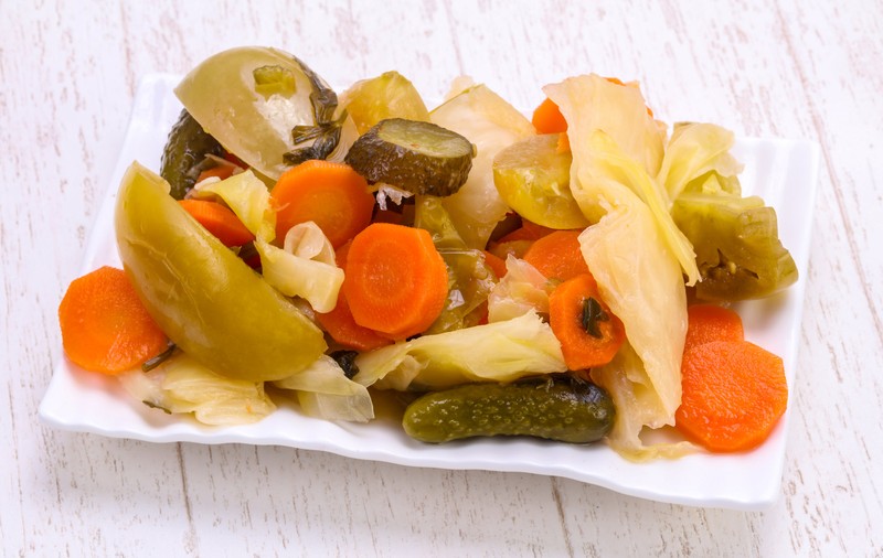 Murături în saramură. Rețeta simplă și foarte aromată