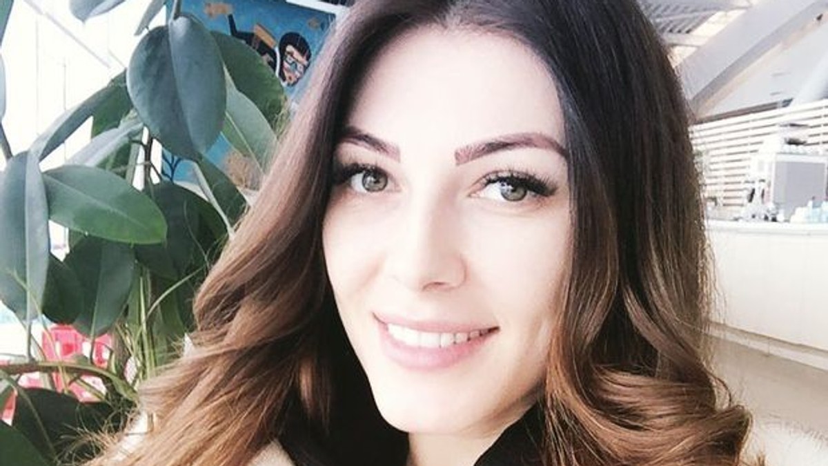 Ilinca Vanidici a primit inelul de logodnă, dar l-a ţinut ascuns. Vedeta a mărturisit la ce truc a recurs.