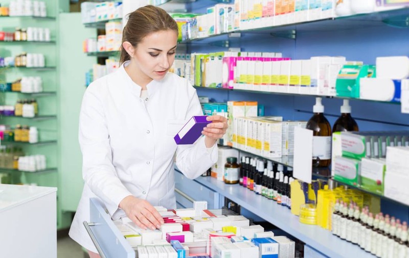 Ce salarii se câștigă în domeniul farmaceutic. Se poate ajunge la 10.000 de lei pe lună