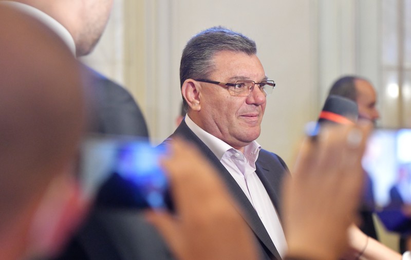 Deputatul Dumitru Coarnă anunță că a demisionat din AUR, alături de „toată filiala Călărași”. Conducerea susține însă că l-a dat afară