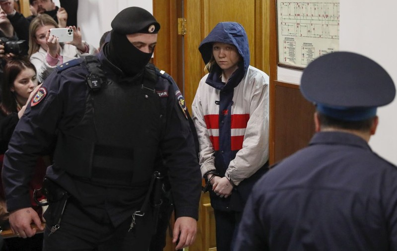 Daria Trepova, pusă oficial sub acuzare pentru terorism, în cazul atacului cu bombă în care a murit bloggerul Vladen Tatarski