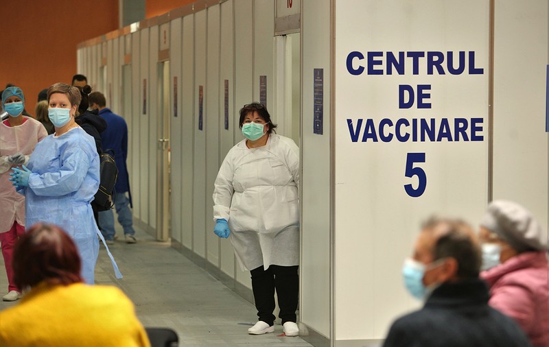Când se pot vaccina împotriva COVID-19 persoanele peste 65 de ani, fără programare, la centrele Romexpo din București