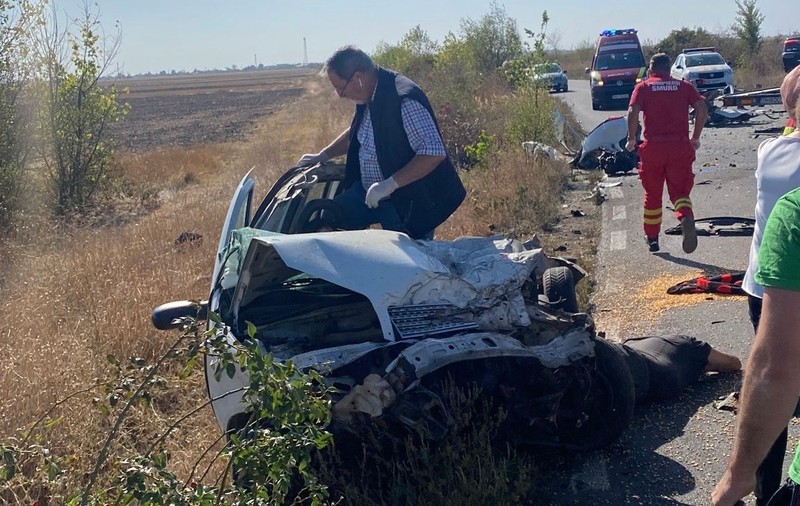 Accident mortal în Teleorman. Doi oameni au murit după ce două mașini s-au ciocnit