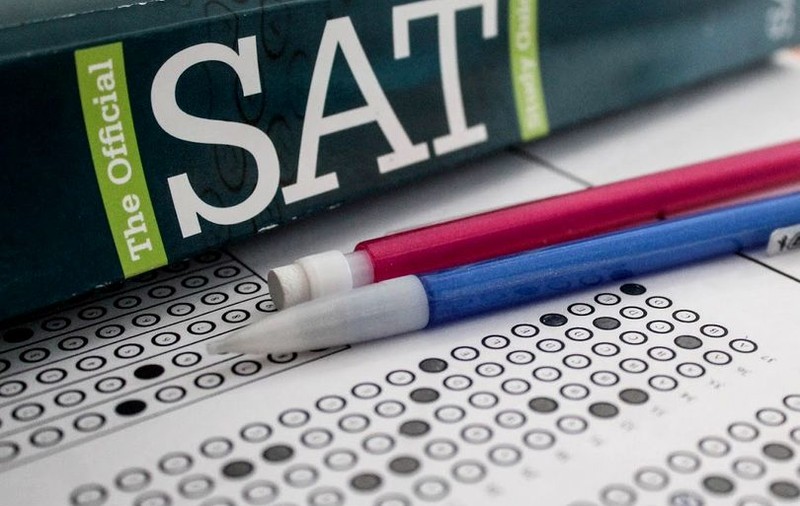 Doi elevi români au obținut punctaj maxim la bacalaureatul american