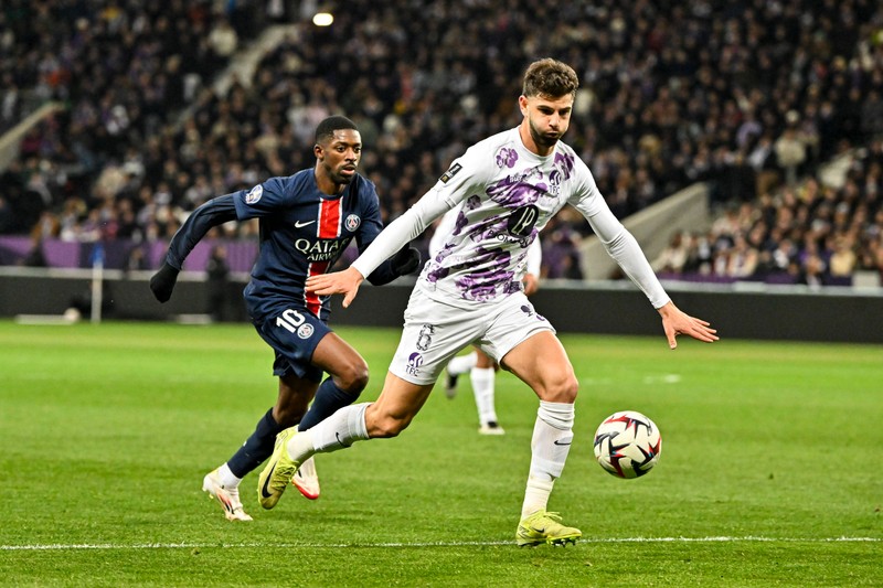 Ousmane Dembele (psg) vs Umit Akdag (tfc),Image: 964602214, License: Rights-managed, Restrictions: , Model Release: no