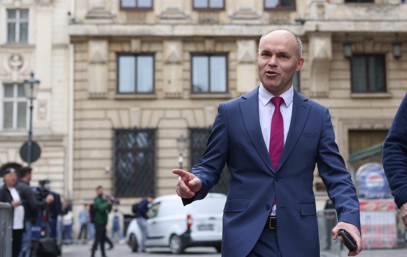 Daniel Funeriu, fost ministru al Educației, cere statului să finanțeze meditațiile elevilor care vor da admitere separată la liceu. „Dăm vouchere pentru fitness, dar nu pentru creierul copiilor”