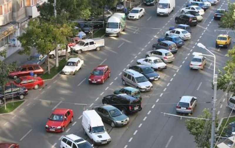 Maşini furate din Bucureşti cu platforma unei firme de ridicări auto